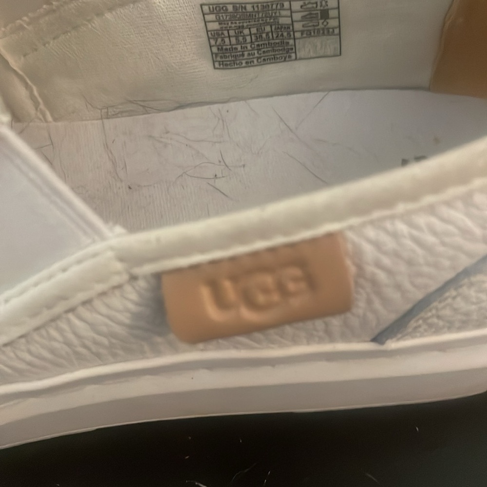 White leather Ugg sip ons. Worn once - Picture 4 of 4